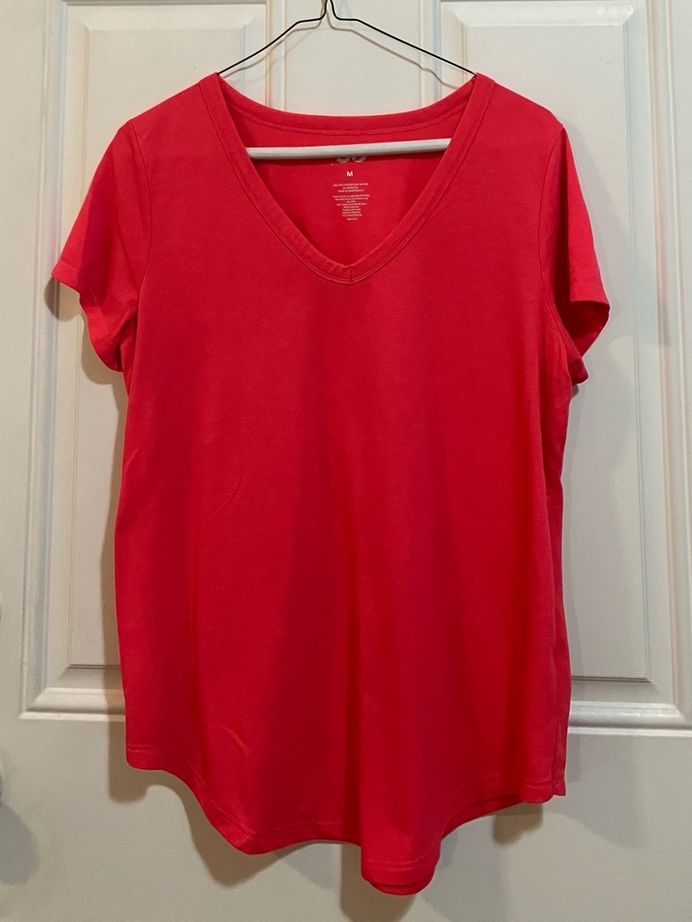 SO Goods for Life Coral Short Sleeve V-Neck Tee Size M